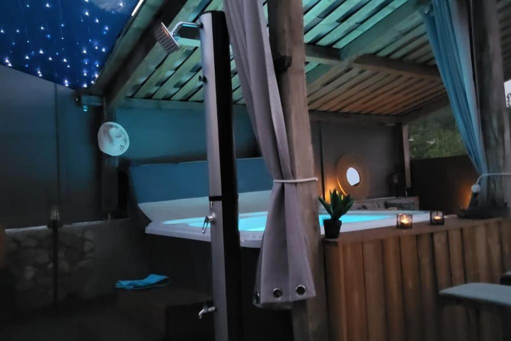 L'Antre Deux Pierres, Romantisme, Jacuzzi Exterieur, Plateau Dinatoire Bouyon Buitenkant foto