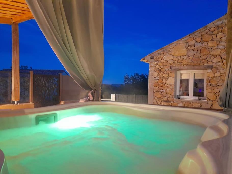 L'Antre Deux Pierres, Romantisme, Jacuzzi Exterieur, Plateau Dinatoire Bouyon Buitenkant foto